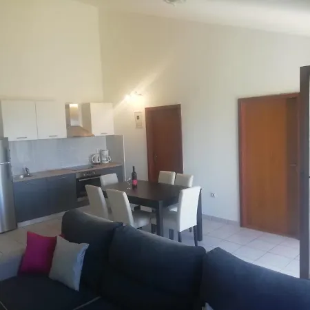Damir - On The Sea Side Apartament *