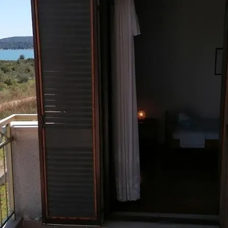 Damir - On The Sea Side Apartament *