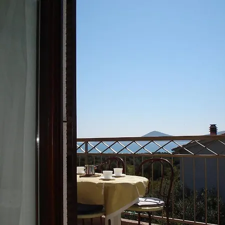 Damir - On The Sea Side Apartament *
